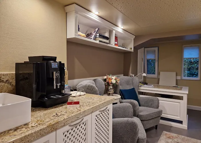 R & R Apartments